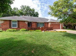 1958 E Mimosa St, Springfield, MO 65804