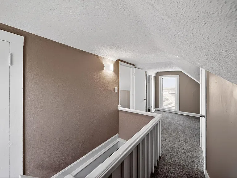 2117 6th Ave — Photo 27