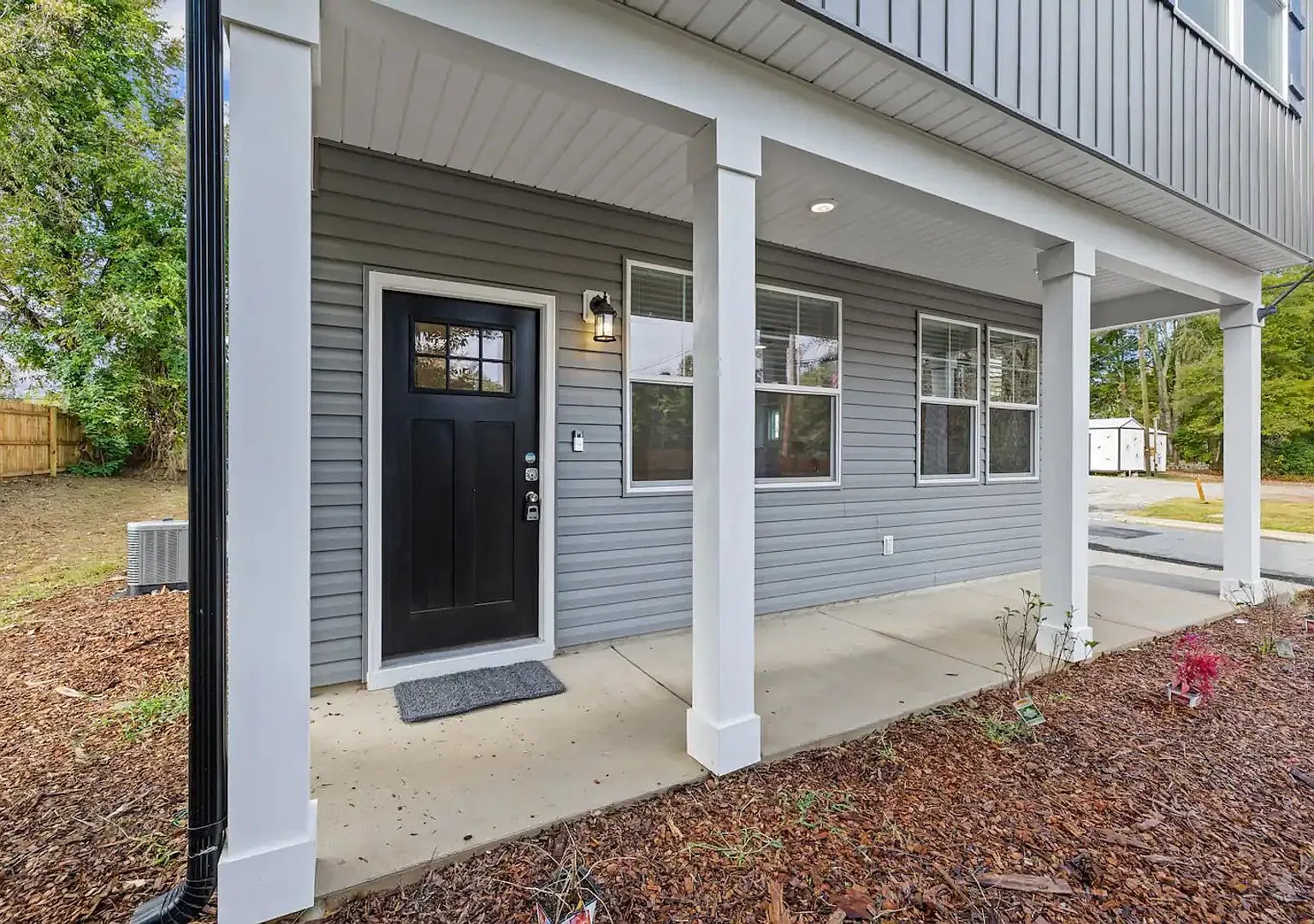 Room in 3 Bedroom Home at Mobley St — Photo 3