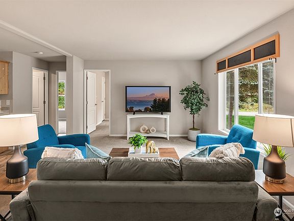 4th image of 13608 38th Avenue NW
