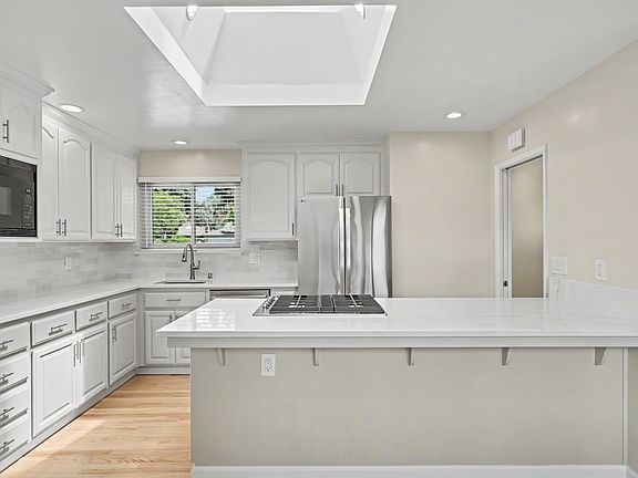 4th image of 662 McCarty Ave