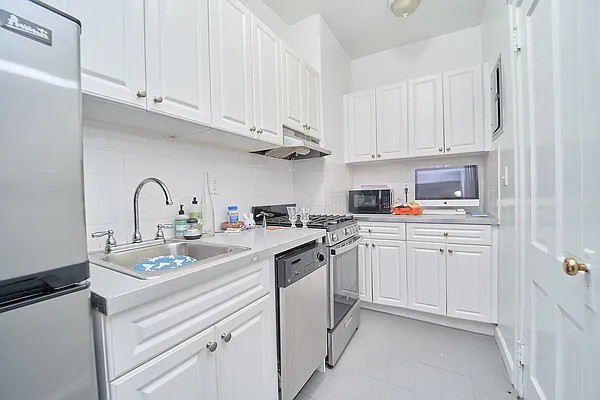 Rented by Living New York | media 9