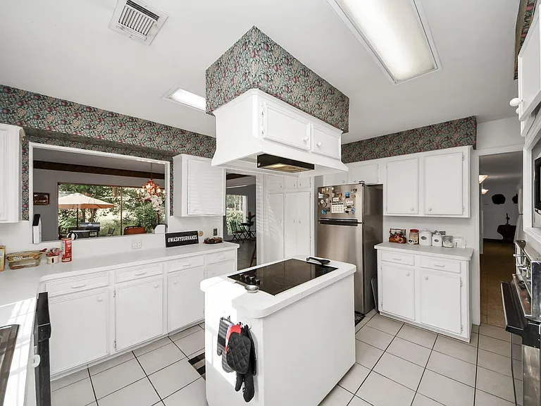 17 Winged Foot Dr — Photo 35