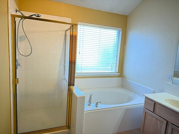 5th image of 1455 Vanderbilt Ln