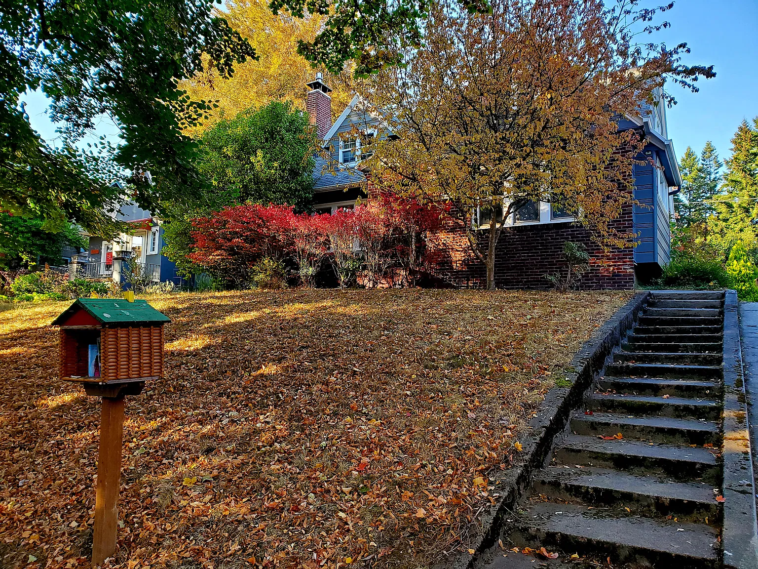 3 bed, 2.5 bath, 2419 sqft, $3,700 — Photo 2