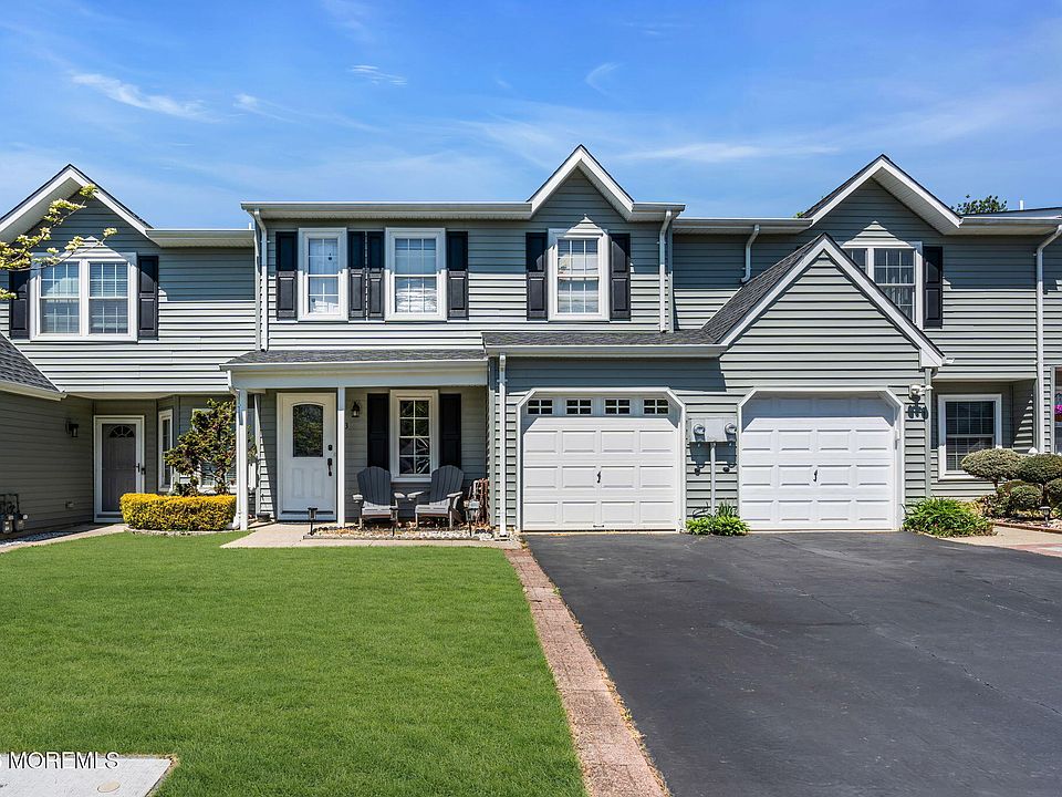 1st image of 33 Mariners Cove