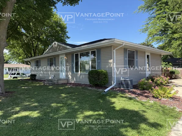 306 Nancy St, Wrightstown, WI 54180