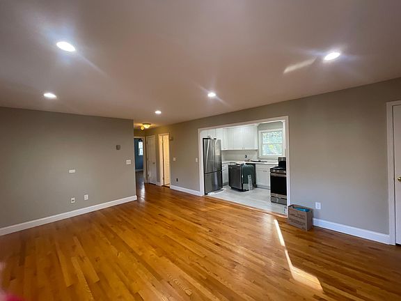 2nd image of 637 Park Ave