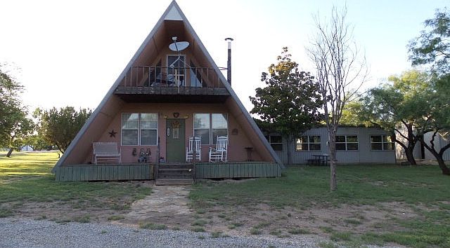 1st image of 19068 Cottonwood Dr