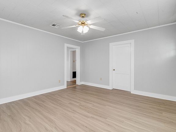 5th image of 1332 Saint Mary St