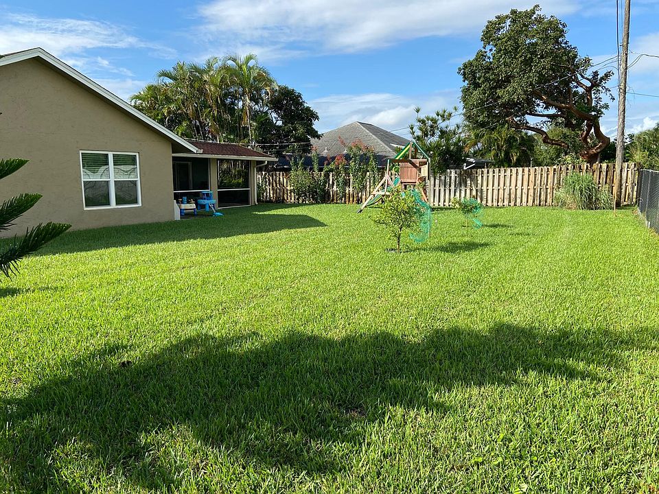 2nd image of 2362 SE Calcutta Cir