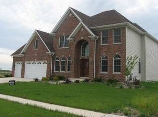 21346 S Redwood Ln, Shorewood, IL 60404