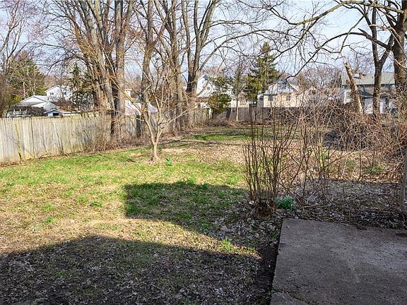 3rd image of 108 Garden City Dr