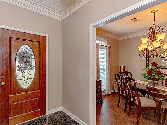 3rd image of 8706 Sturbridge Dr