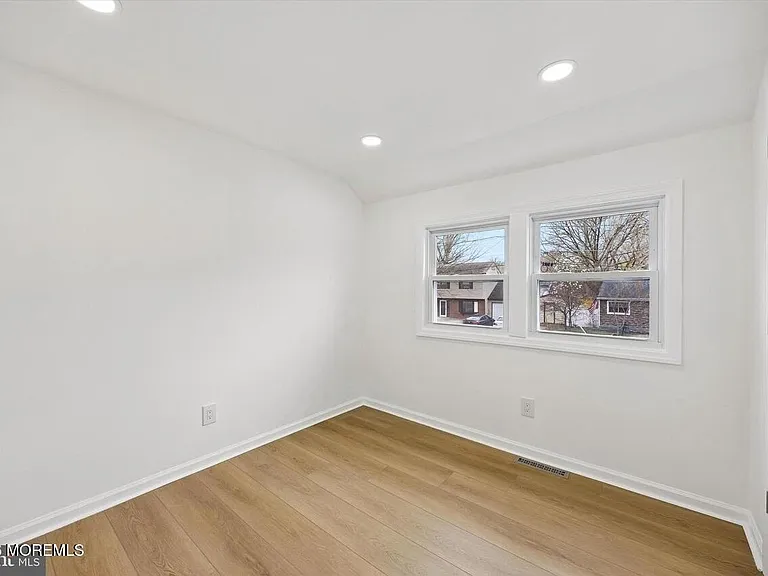 16 Buckingham Rd — Photo 18