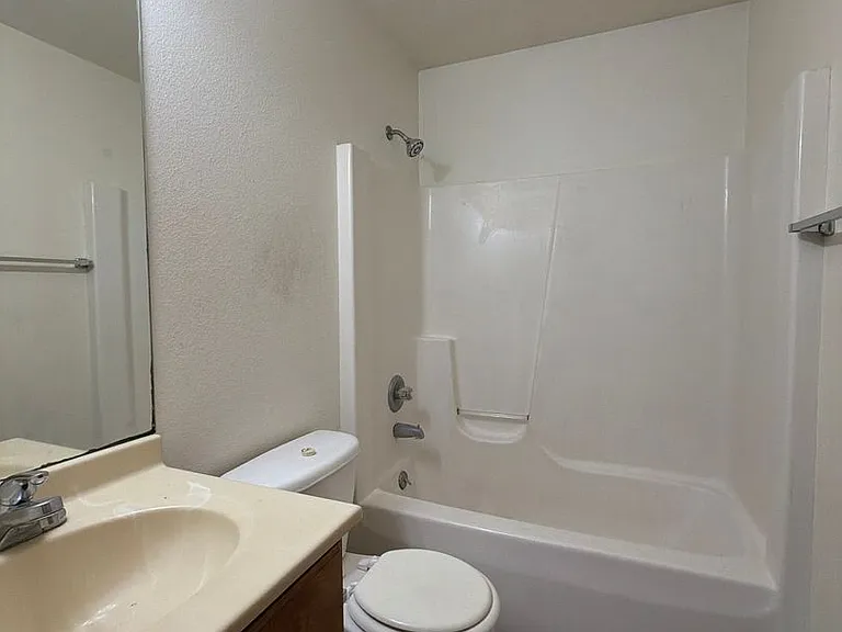 279 Woodridge Ct — Photo 17