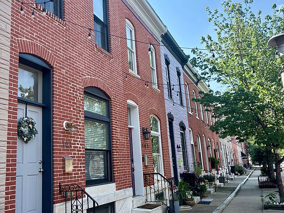 2nd image of 143 N Kenwood Ave