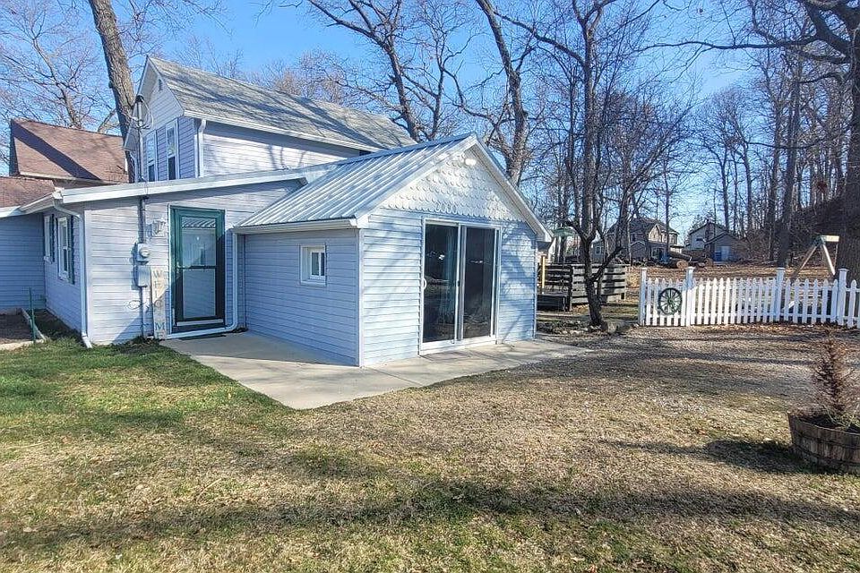 1st image of 2090 Lakeview Dr