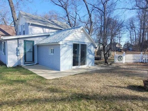 2090 Lakeview Dr, Brooklyn, MI 49230