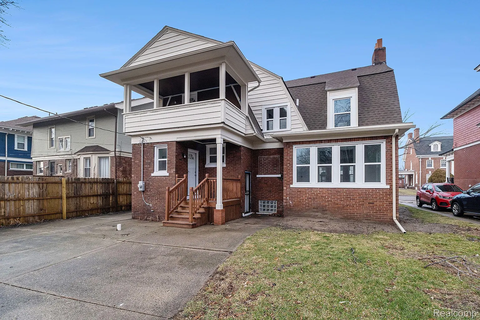 629 Taylor St photo 1