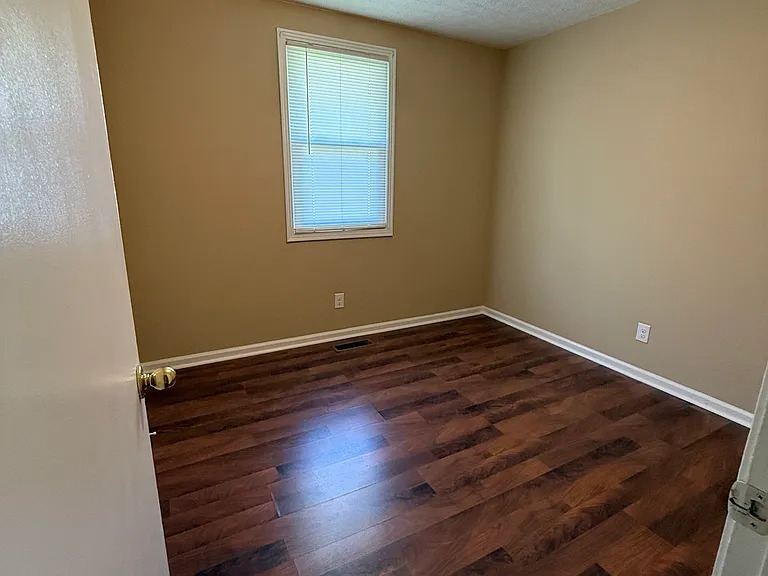 155 Windy Cir — Photo 8