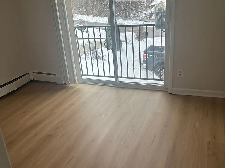 508 Clinton Springs Ave — Photo 4