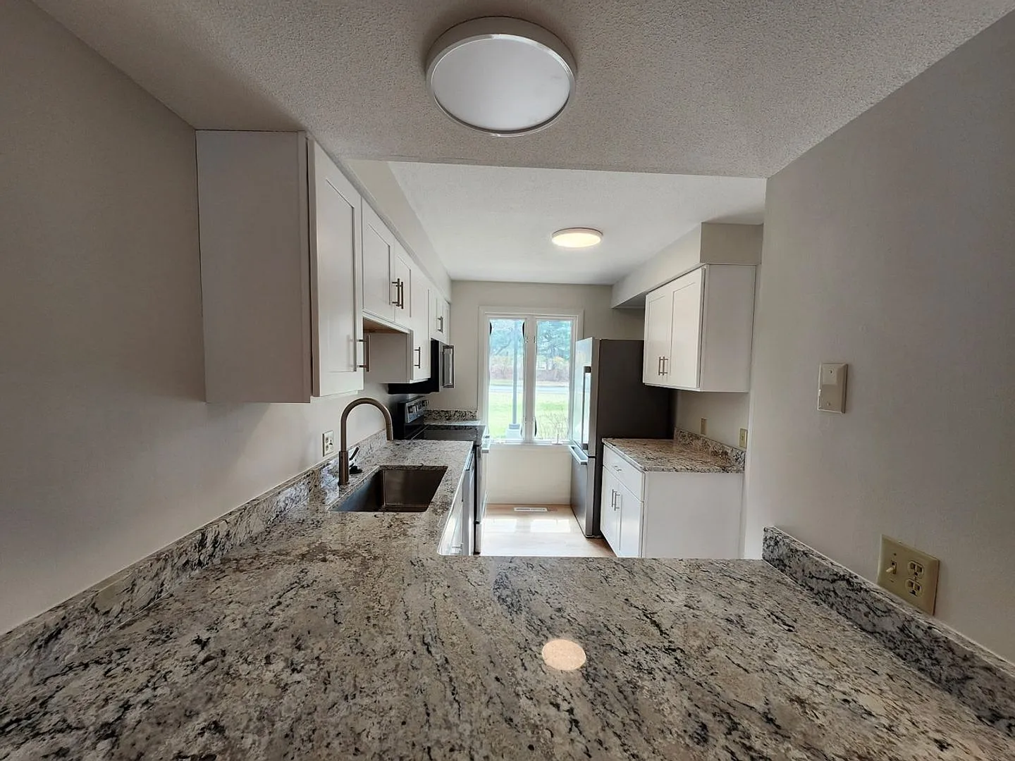 Beautifully Renovated 3-bed, 1.5-bath Condo — Photo 3