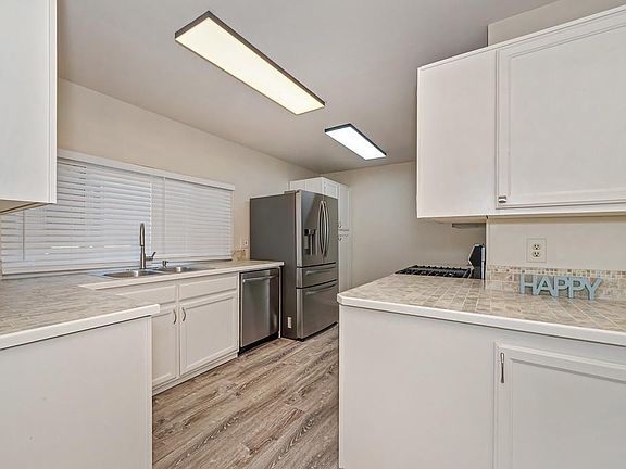 4th image of 137 Kaseberg Dr