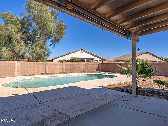 3rd image of 4240 W Gatekeeper Dr