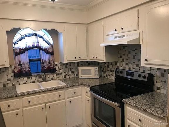 4th image of 132 N Las Villas Blvd