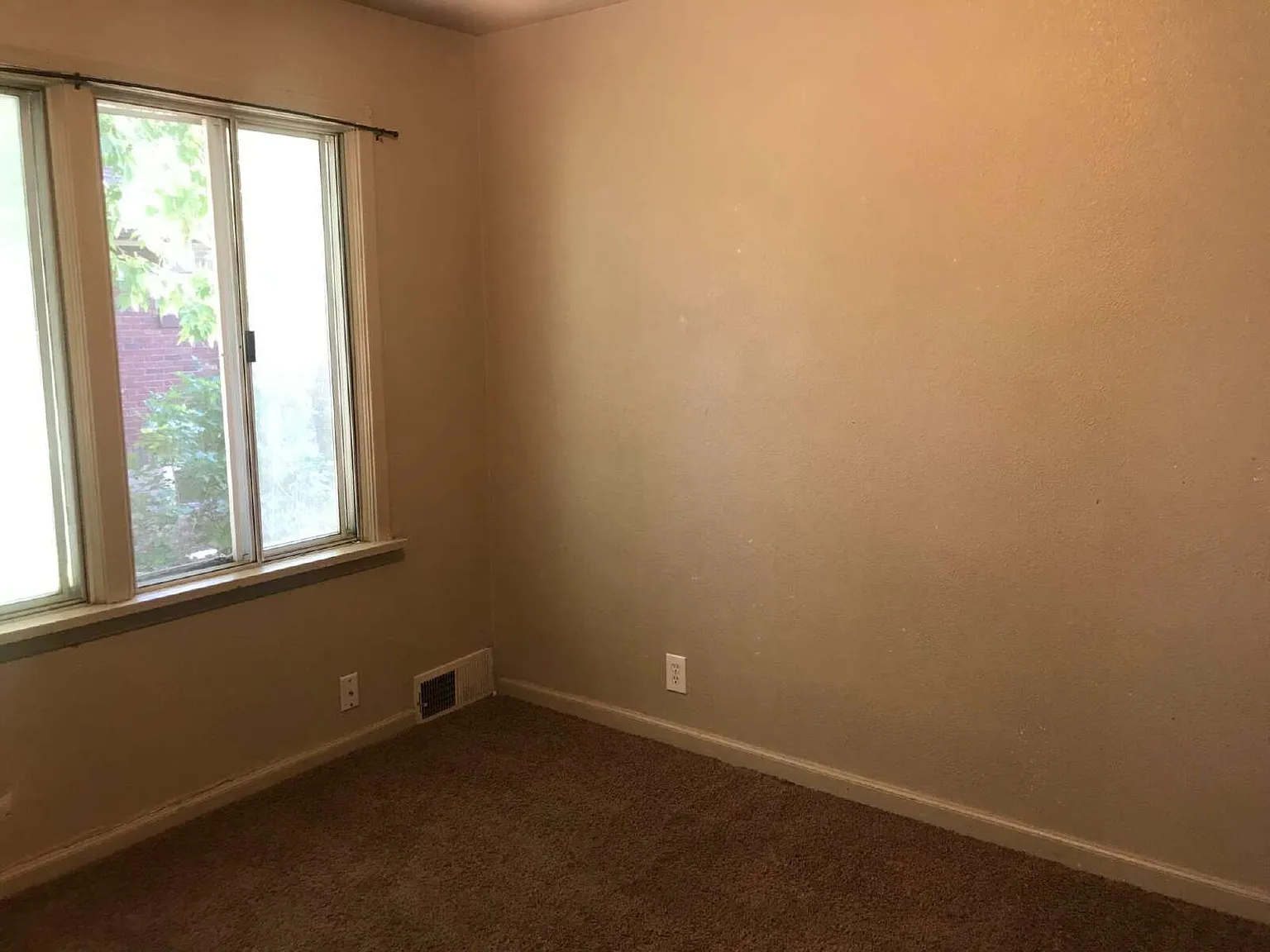 2 bed, 1.0 bath, 700 sqft, $1,150 — Photo 4