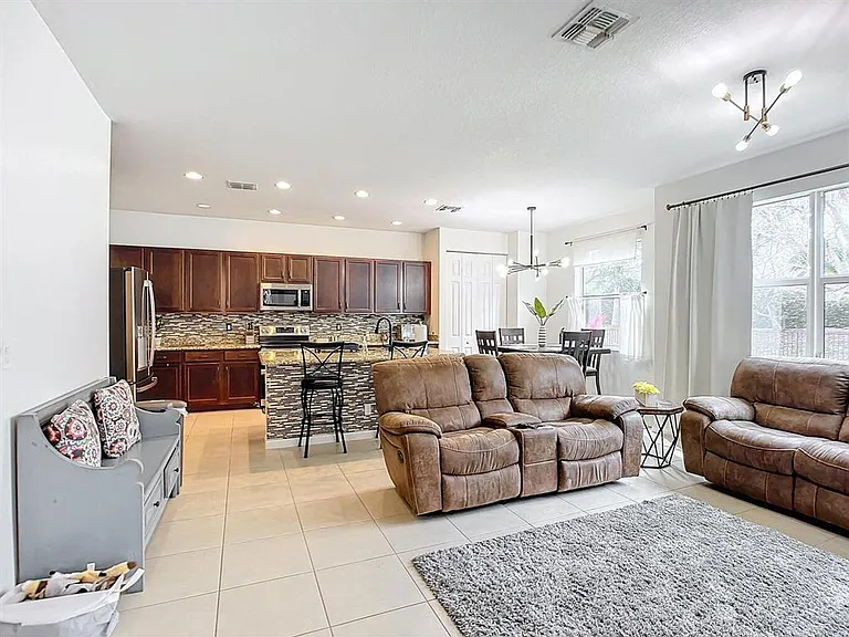 11931 SW Crestwood Cir — Photo 6