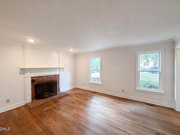 3rd image of 3921 Iron Horse Rd