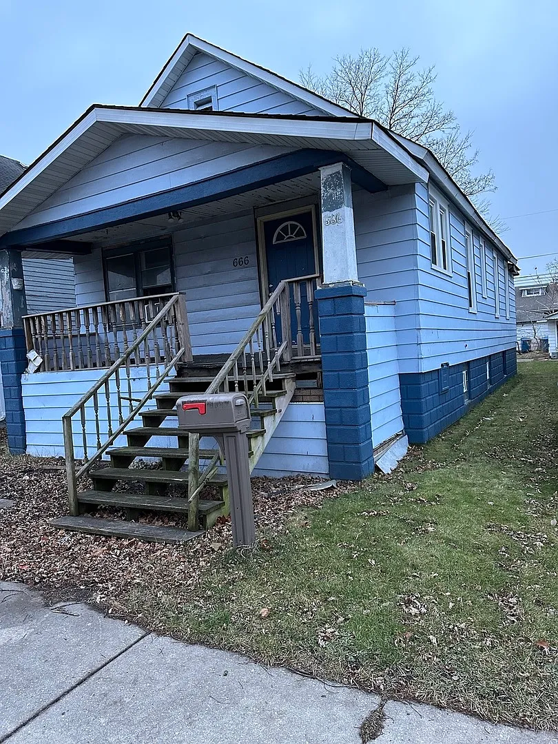 666 Forsythe Ave photo 1