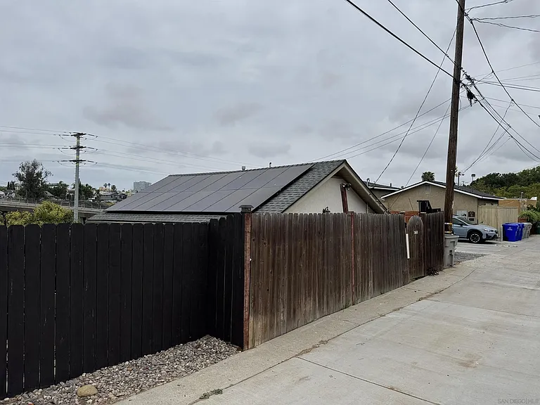 3669 Swift Ave — Photo 3