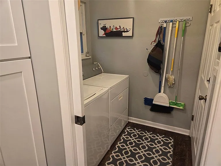 7605 SW 7th Pl — Photo 8