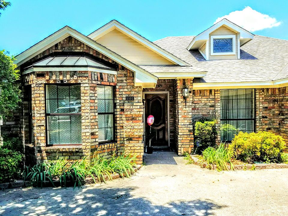 1st image of 1101 N Brookside Dr