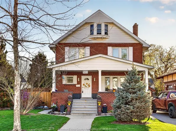 911 Victoria Ave, Windsor, ON N9A 4N5