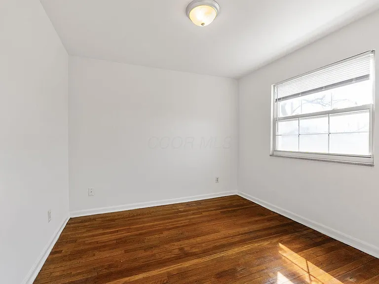 1147 S Cassingham Rd #B — Photo 11