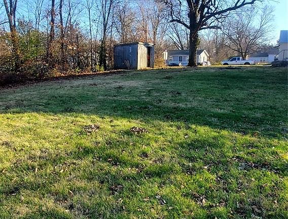 5th image of 313 Veterans Memorial Pkwy