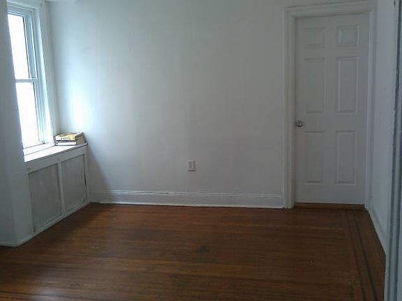 4th image of 2819 W Girard Ave