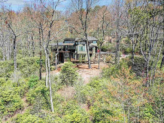 5th image of 126 Columbine Way