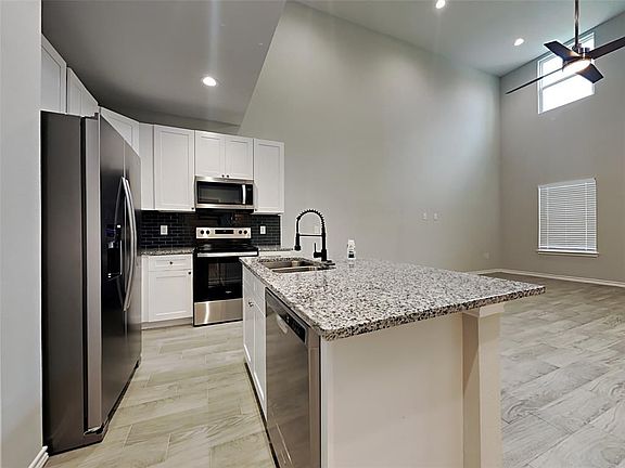 4th image of 14996 Bonham Ln