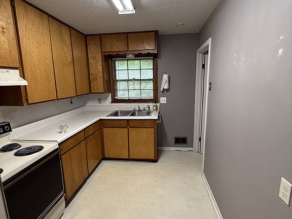3rd image of 1509-1511 W College Ter
