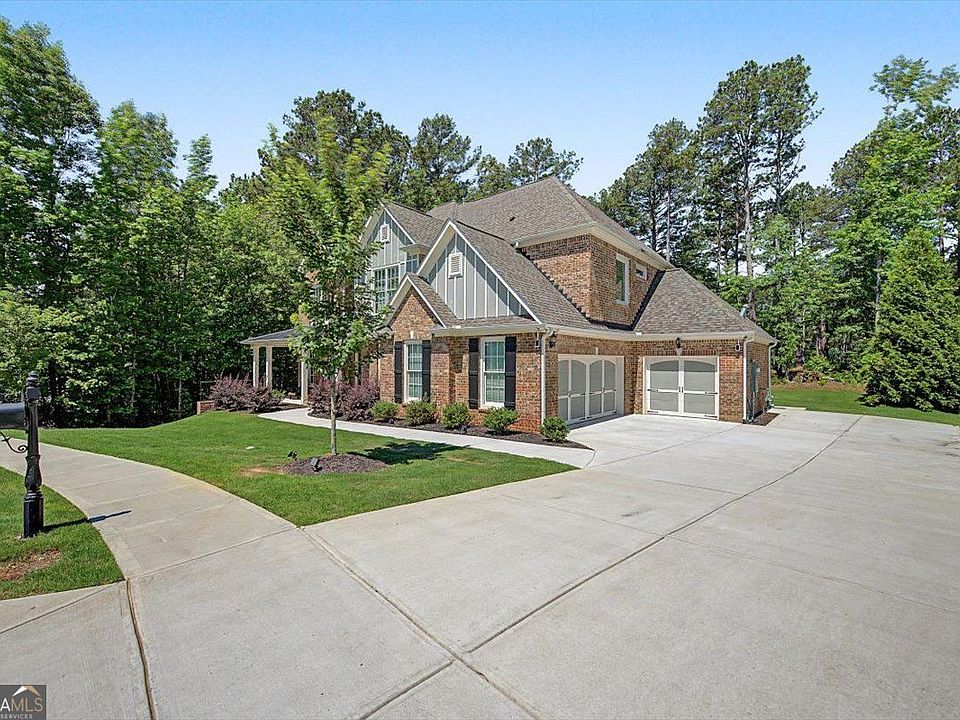 1st image of 210 Manchester Ln