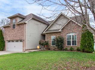 652 Richards Dr, Clarksville, TN 37043