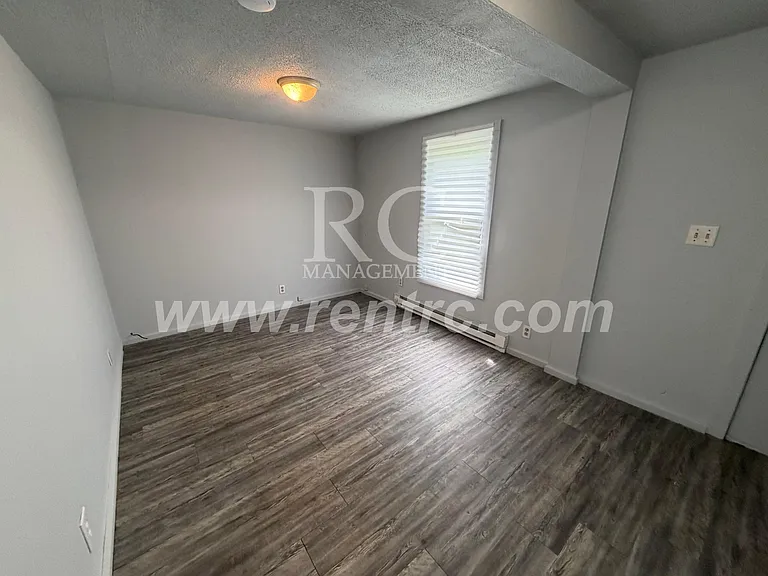 1206.5 Robinson St — Photo 8