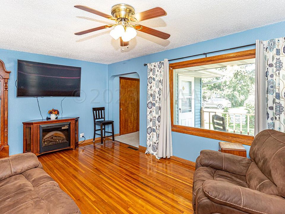 180 Maple St, Kindred, ND 58051 Zillow