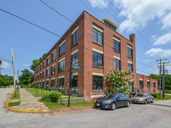 2nd image of 123 Pine St Unit 36