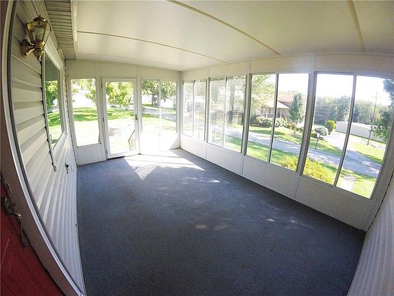 2nd image of 515 Clydesdale Ave